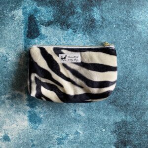 liten sammetsnecessär zebra
